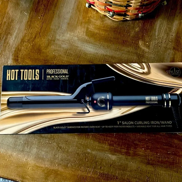 NEW Hot Tools Professional Black Gold 1 1/4” Curling Iron - Picture 1 of 3